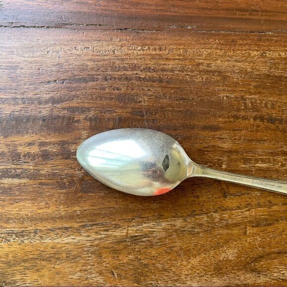 Vintage Oneida Tudor Plate 1937 June Nursery Teaspoon - Picture 7 of 10